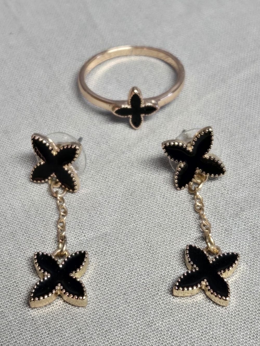 (3 for $10!) Simons Gold Coloured and Black Enamel Ring & Earring Set